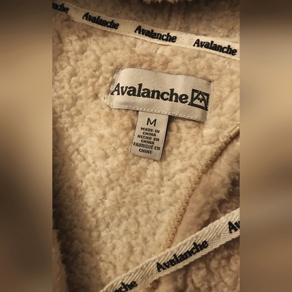 Avalanche Embroidered Logo Soft Shell Hooded Jacket - NWOT - Picture 5 of 10